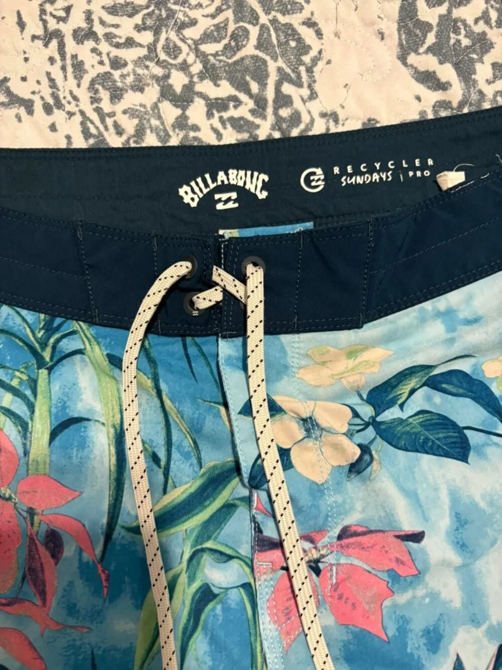 🌸Billabong Sundays Pro Tropical Floral Boardshorts Swim Trunks - Size 32🌸